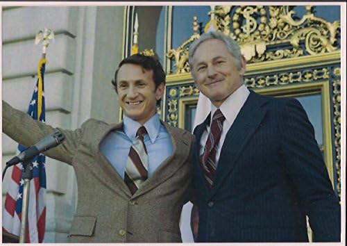 Tej, Sean Penn, mint Harvey Milk Victor Garber, mint Polgármester Moscone 7 x 10 LAMINÁLT Fotó 003